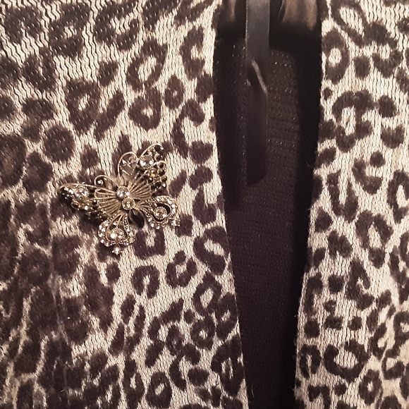 LEOPARD KNIT REVERSIBLE CAPE - Picture 3 of 4